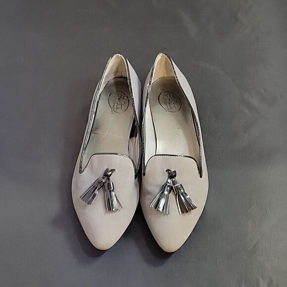 LIFETRIDE SIMPLY SUEDE TASSEL EMBELLISHMENTS POINTED TOE WOMEN"S FLAT - Picture 2 of 15